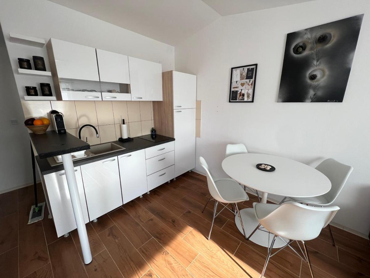 Apartment Mona Vir Extérieur photo